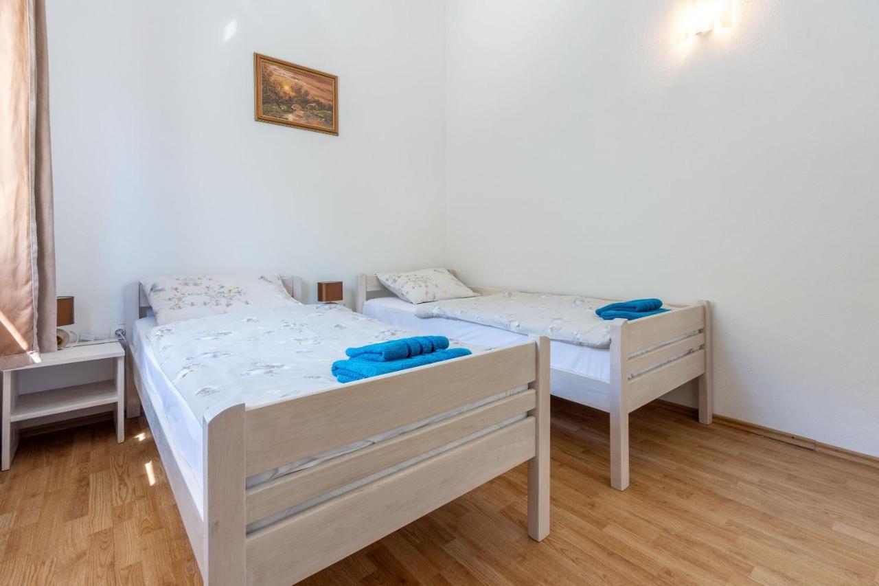 Apartments Mladen Baška Zewnętrze zdjęcie